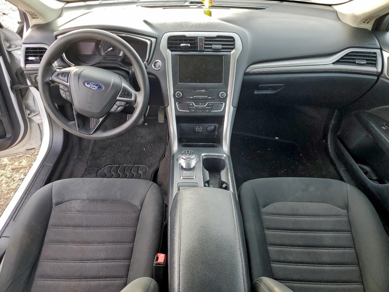 2020 FORD FUSION SE photo 8