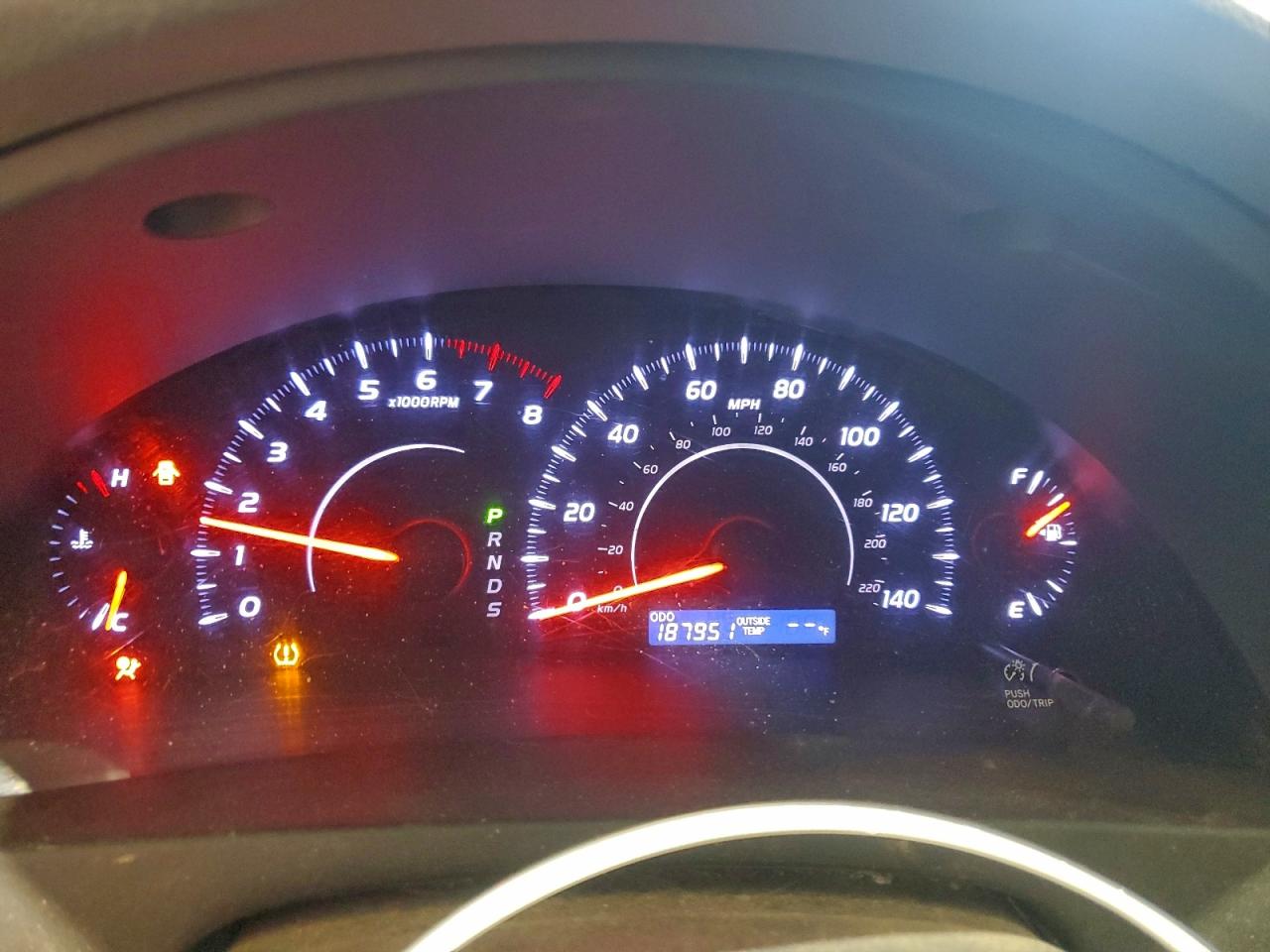 2011 TOYOTA CAMRY BASE photo 9