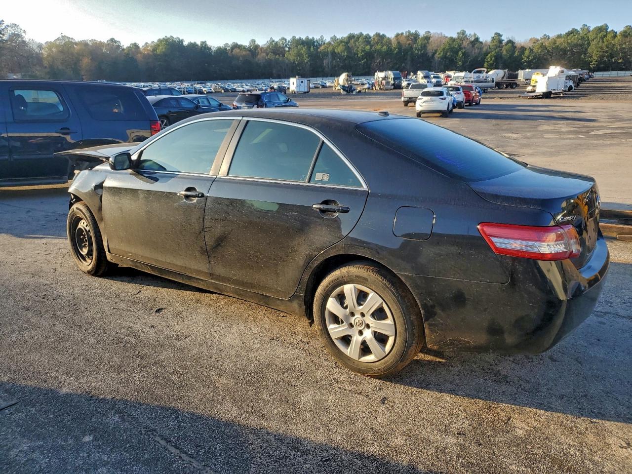 2011 TOYOTA CAMRY BASE photo 2