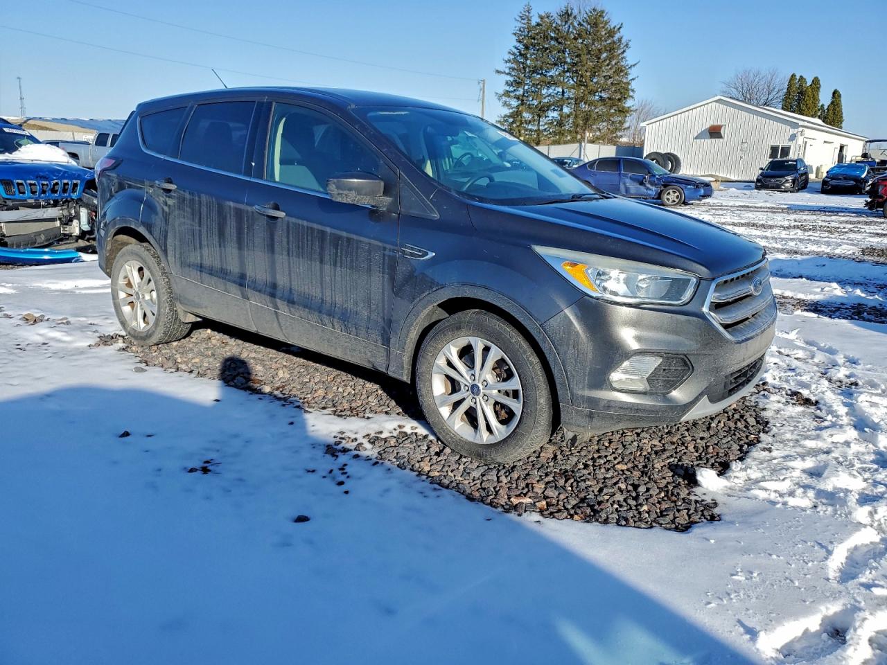 2017 FORD ESCAPE SE photo 4