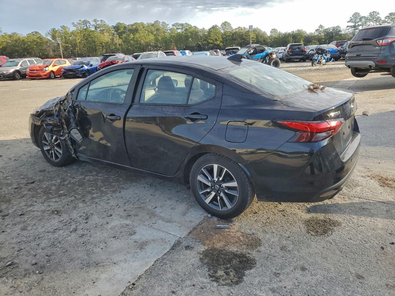 2021 NISSAN VERSA SV photo 2