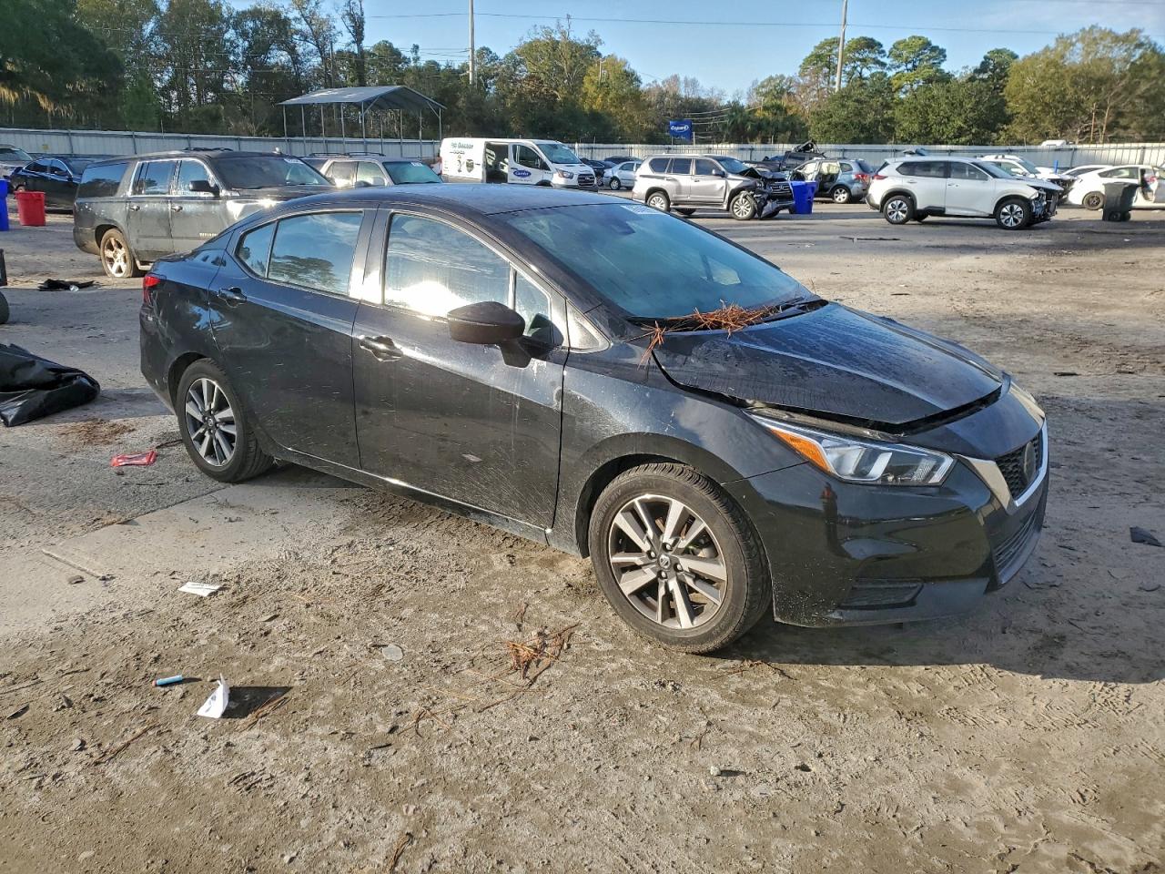 2021 NISSAN VERSA SV photo 4