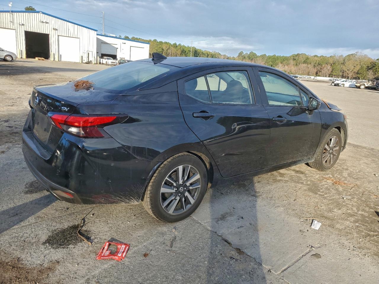 2021 NISSAN VERSA SV photo 3