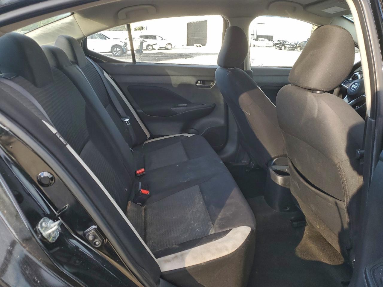 2021 NISSAN VERSA SV photo 10