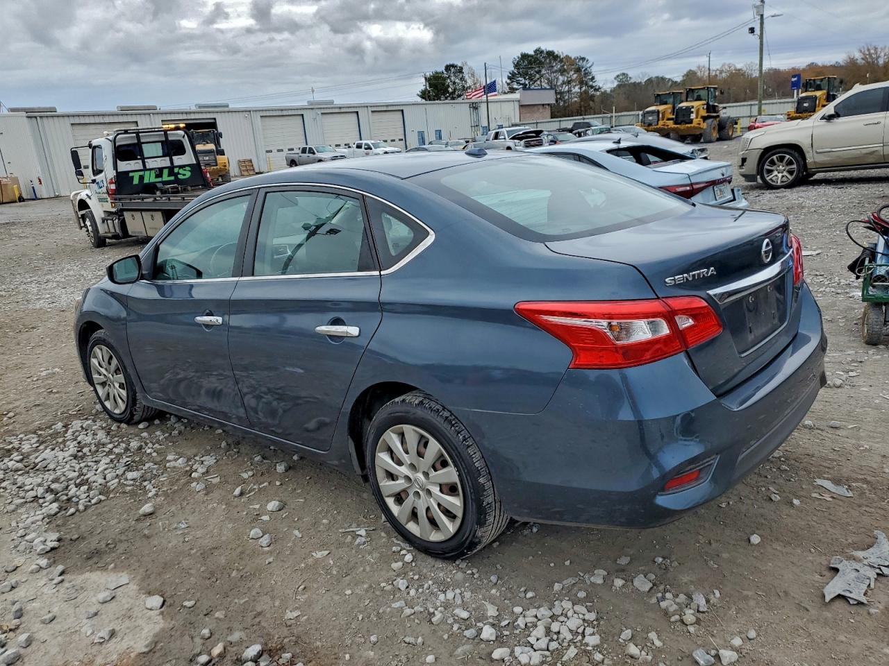 2016 NISSAN SENTRA S photo 2