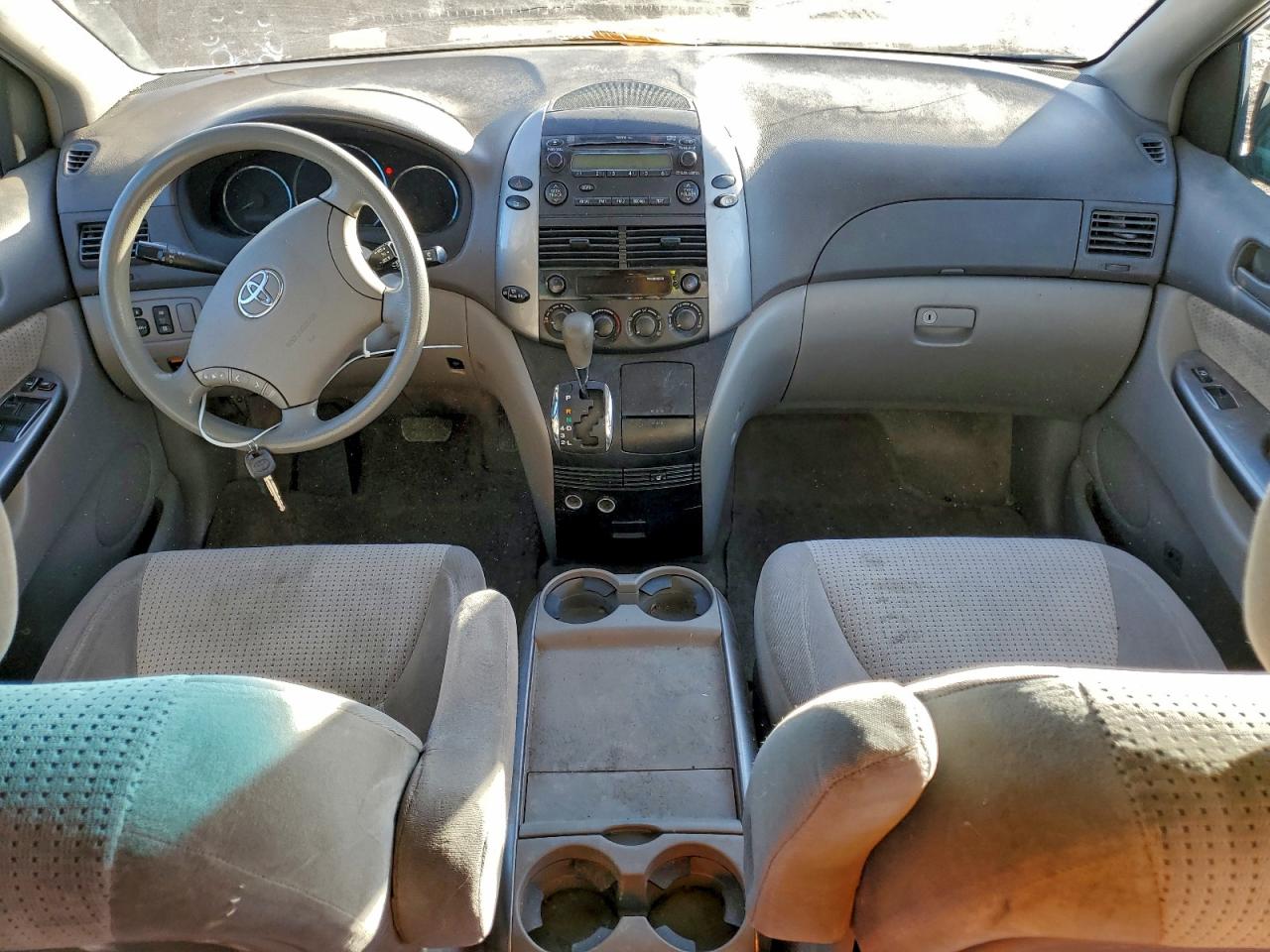 2007 TOYOTA SIENNA CE photo 8