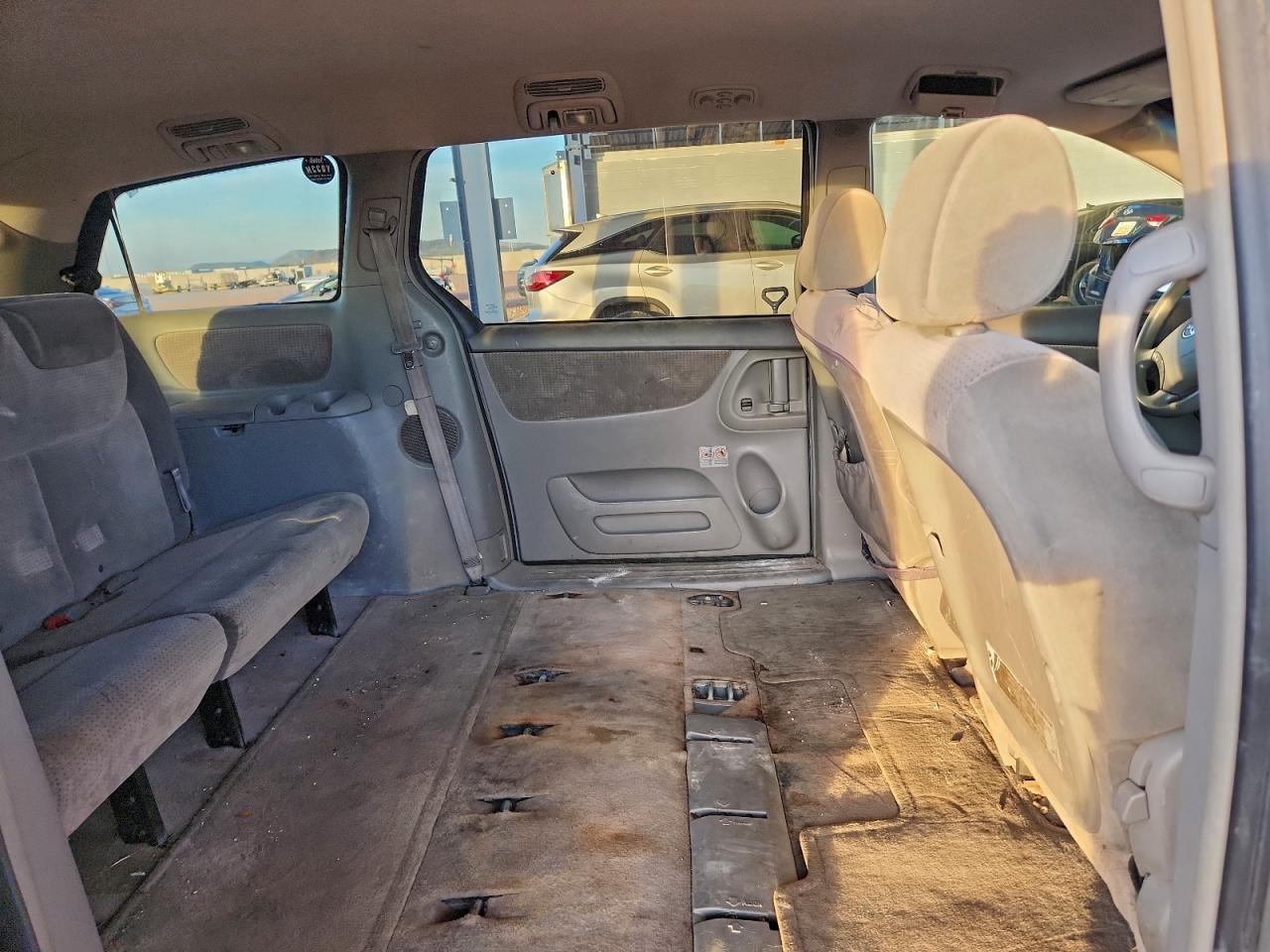 2007 TOYOTA SIENNA CE photo 11