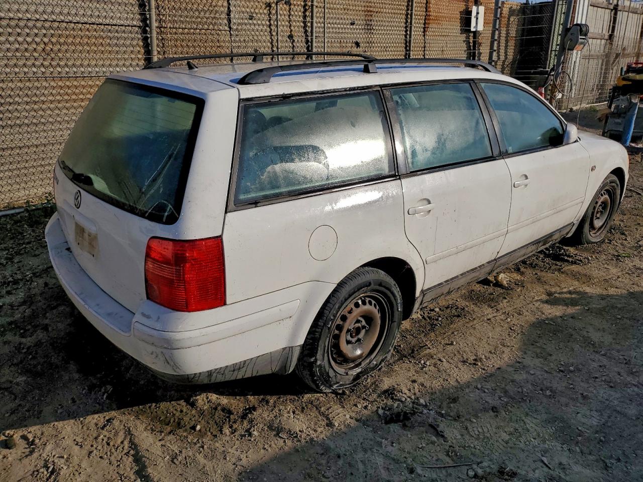 2000 VOLKSWAGEN PASSAT GLS photo 3