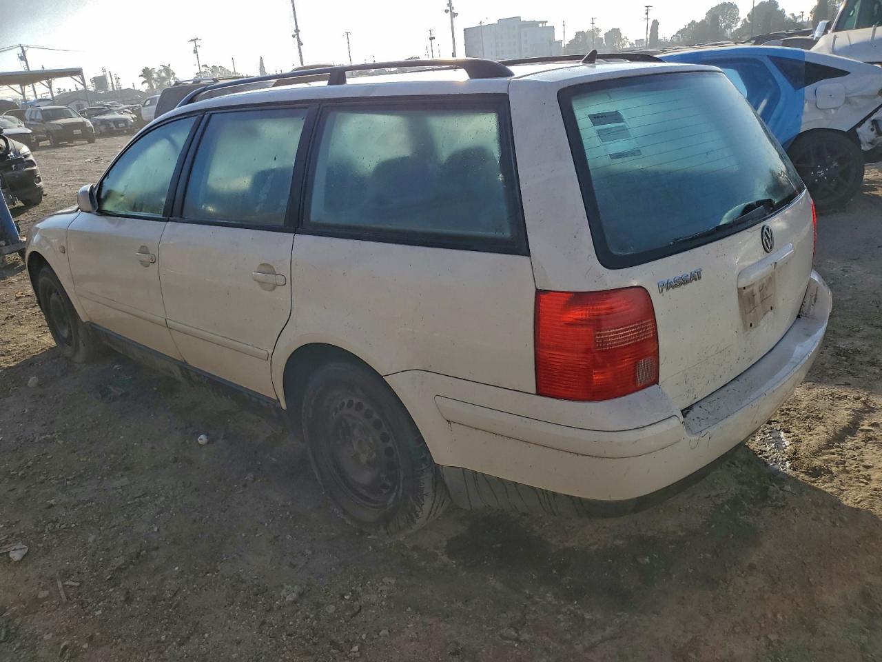 2000 VOLKSWAGEN PASSAT GLS photo 2