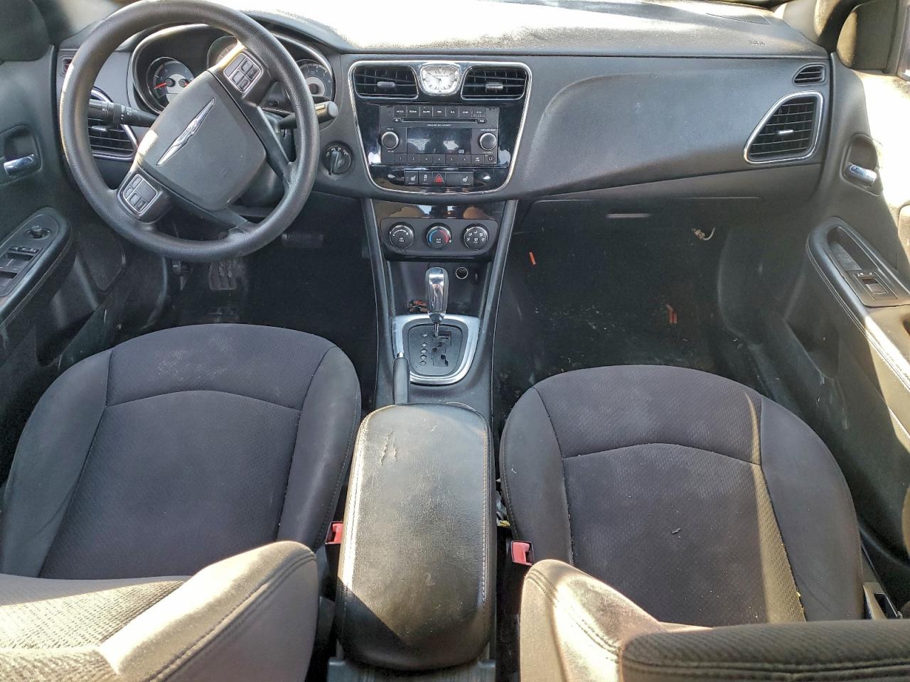 2013 CHRYSLER 200 LX photo 8