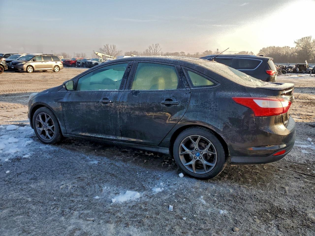 2013 FORD FOCUS SE photo 2