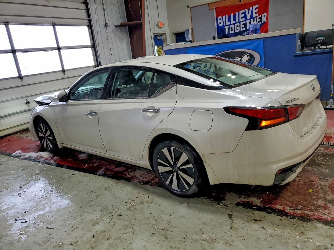 2019 NISSAN ALTIMA SV photo 2