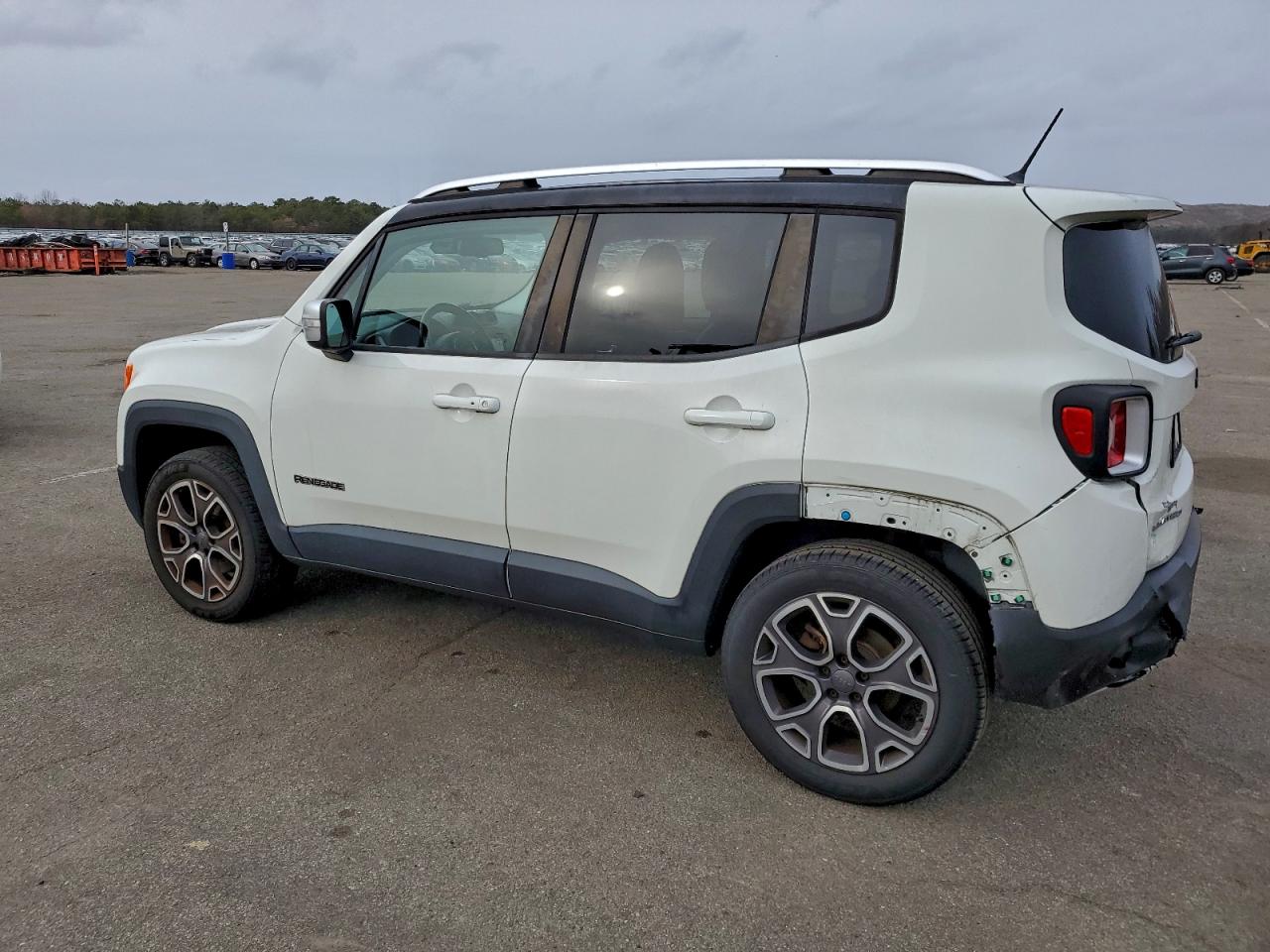 2015 JEEP RENEGADE LIMITED photo 2