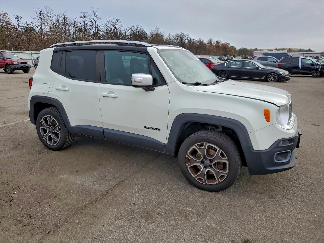 2015 JEEP RENEGADE LIMITED photo 4