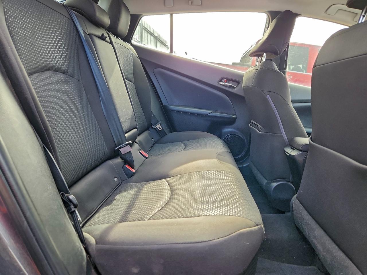 2019 TOYOTA PRIUS photo 10