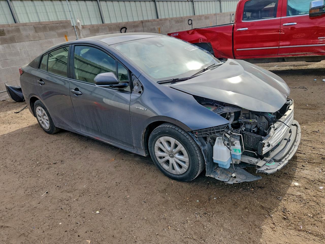 2019 TOYOTA PRIUS photo 4