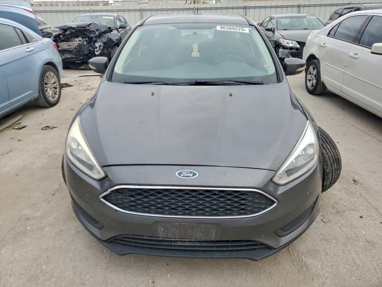 2017 FORD FOCUS SE photo 5