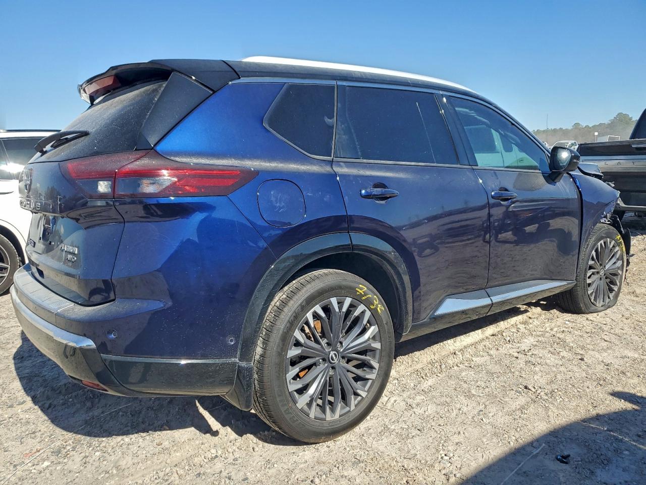 2024 NISSAN ROGUE PLATINUM photo 3