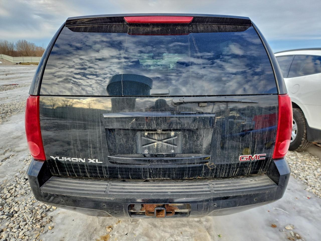 2009 GMC YUKON XL K1500 SLT photo 6