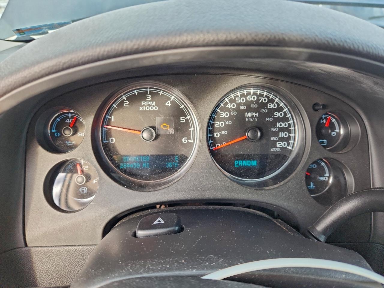 2009 GMC YUKON XL K1500 SLT photo 9