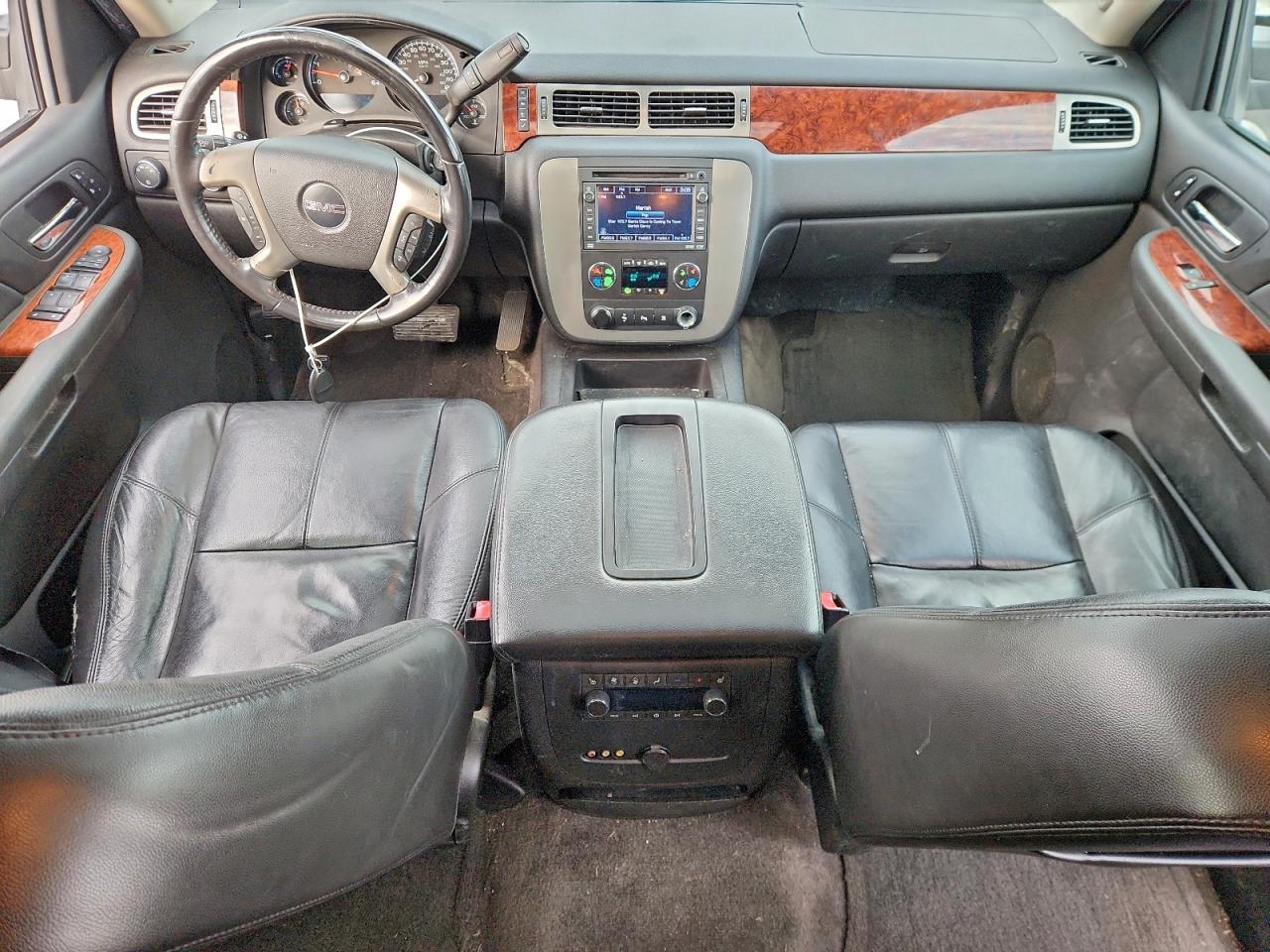 2009 GMC YUKON XL K1500 SLT photo 8