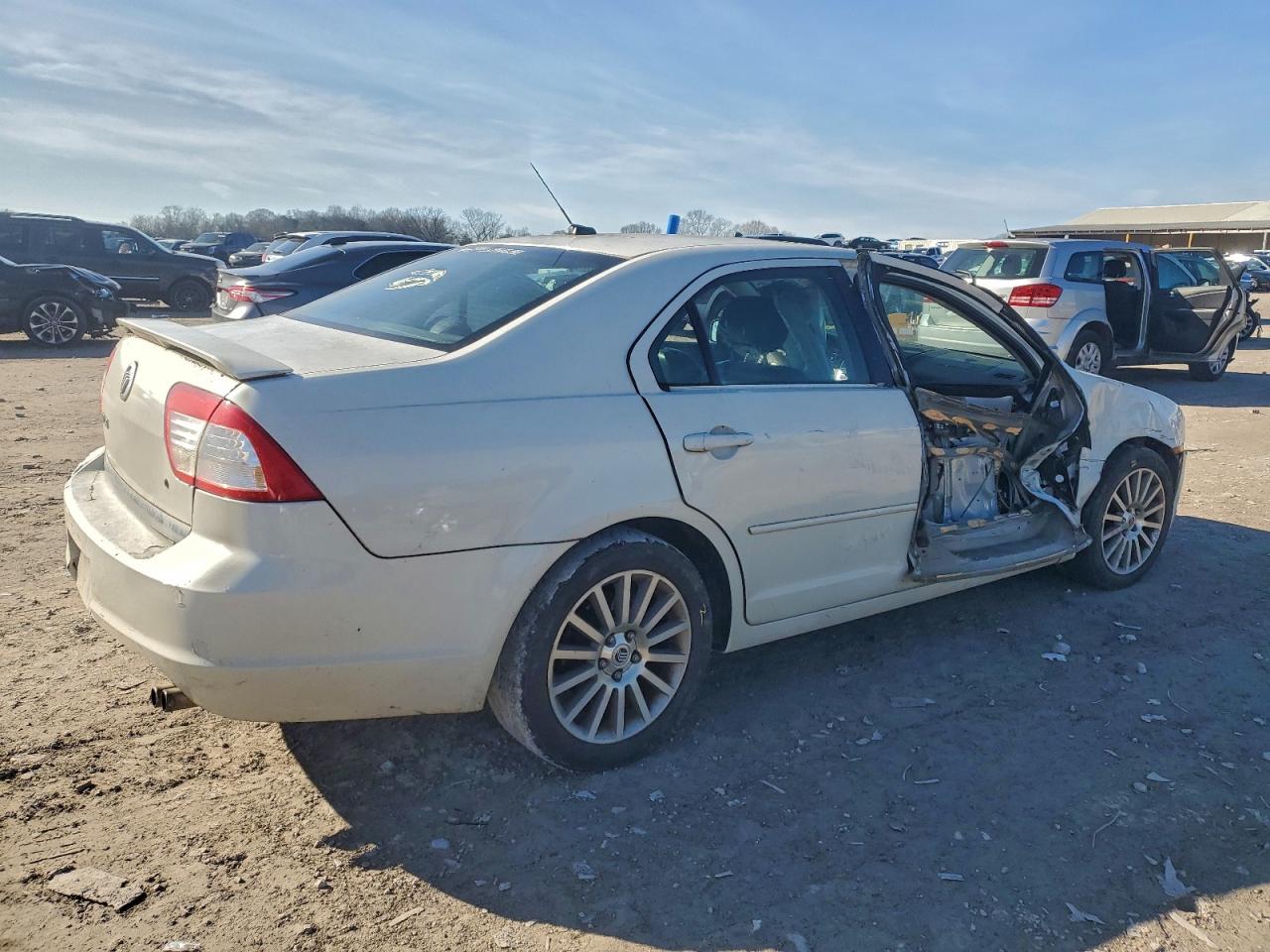 2008 MERCURY MILAN photo 3