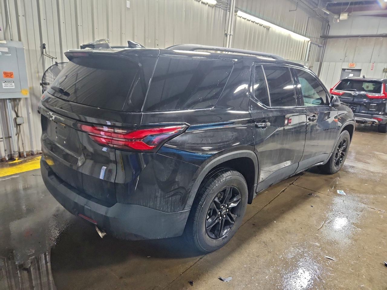 2023 CHEVROLET TRAVERSE LS photo 3