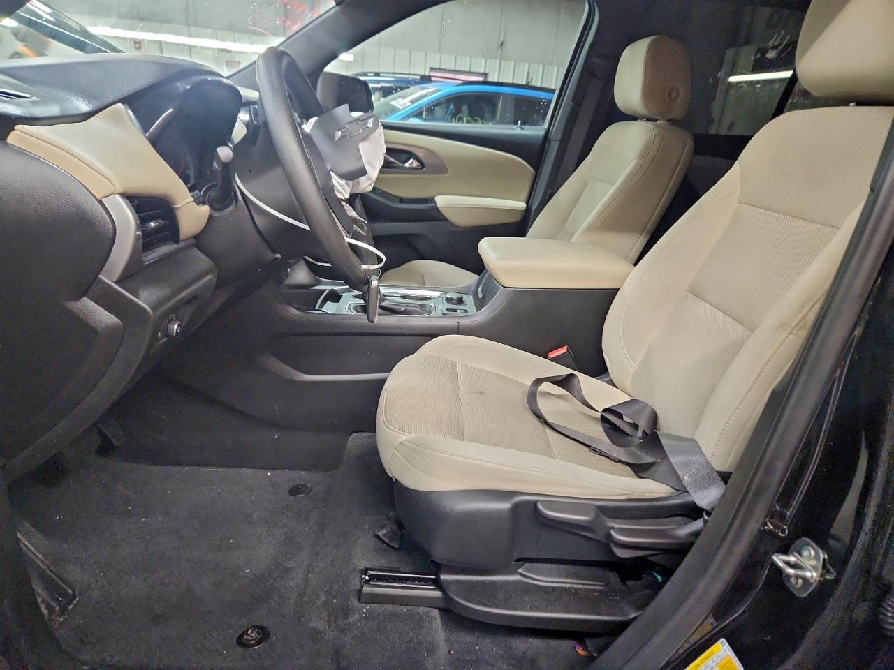 2023 CHEVROLET TRAVERSE LS photo 7