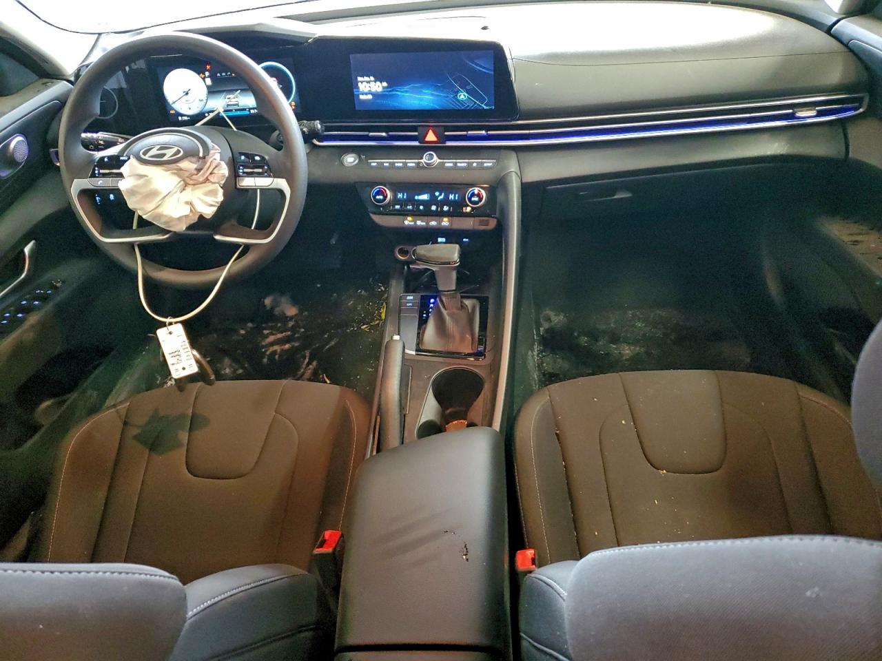 2024 HYUNDAI ELANTRA SEL photo 8