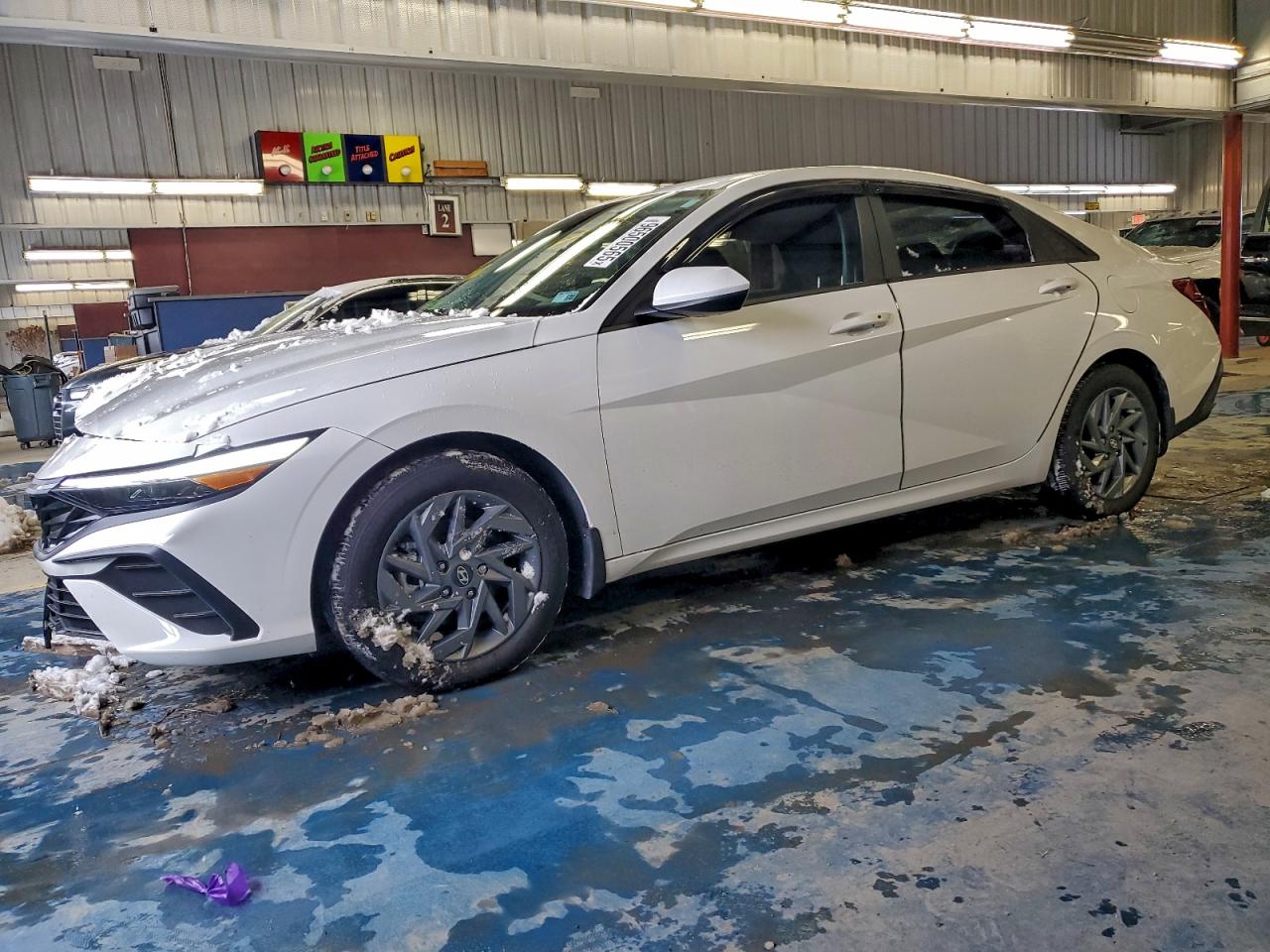 2024 HYUNDAI ELANTRA