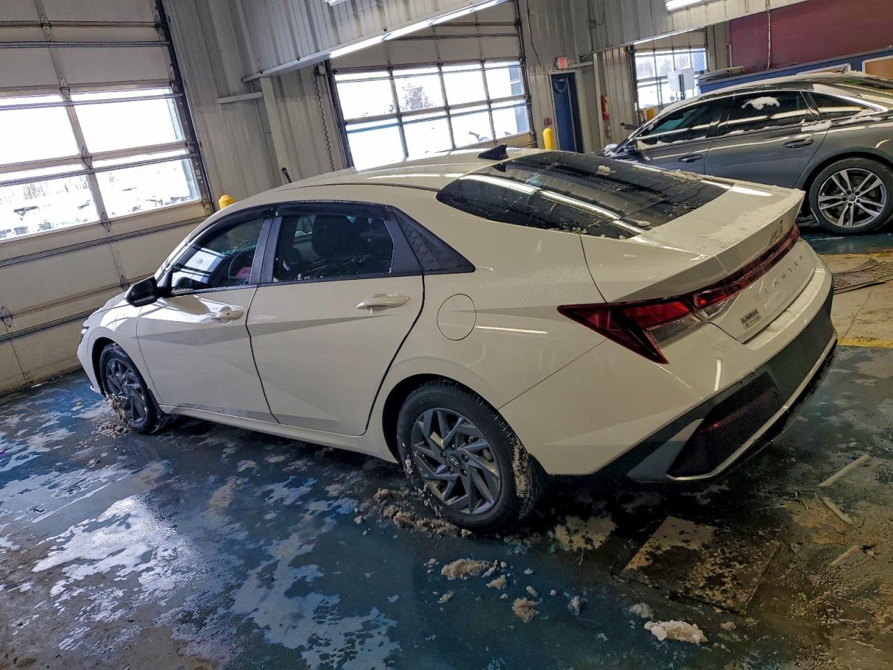 2024 HYUNDAI ELANTRA SEL photo 2