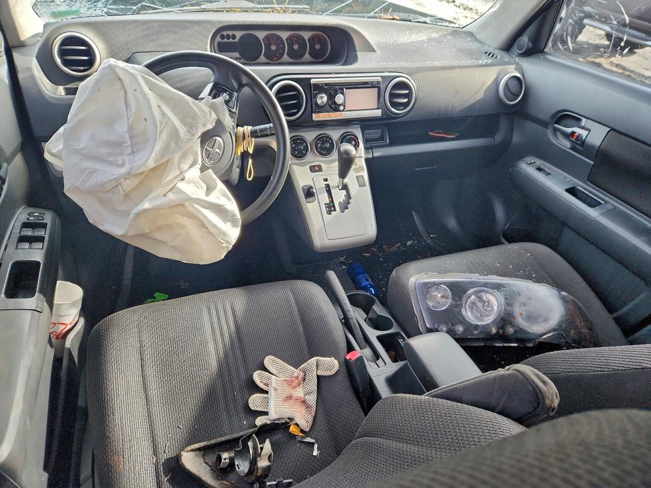 2010 TOYOTA SCION XB photo 8
