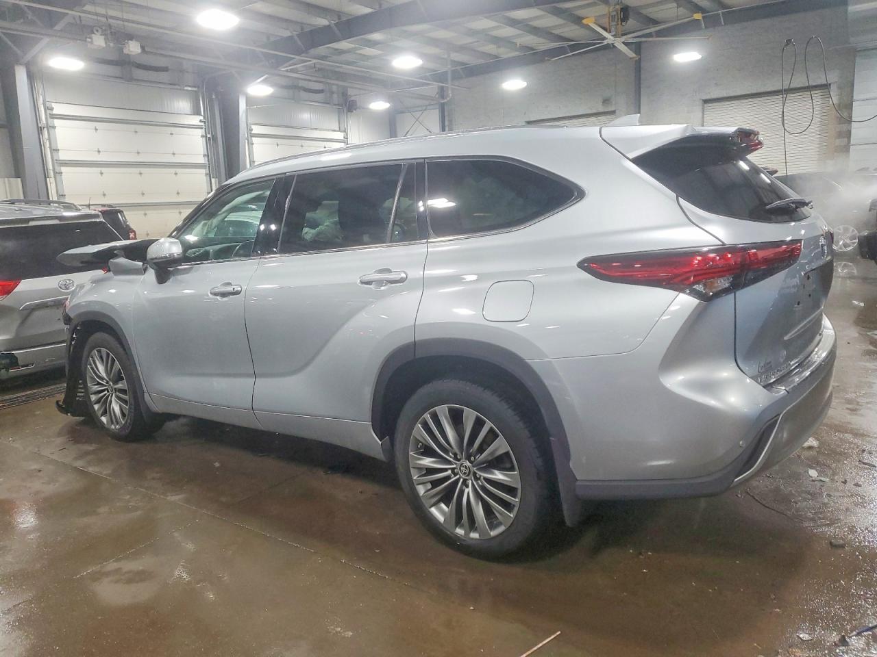 2020 TOYOTA HIGHLANDER PLATINUM photo 2