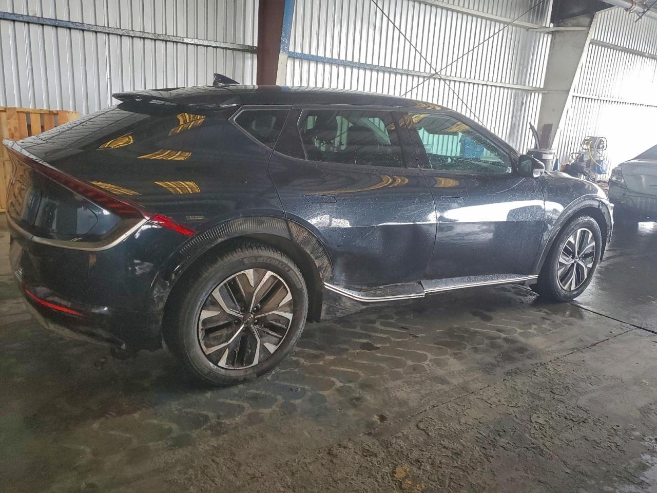 2022 KIA EV6 LIGHT photo 3