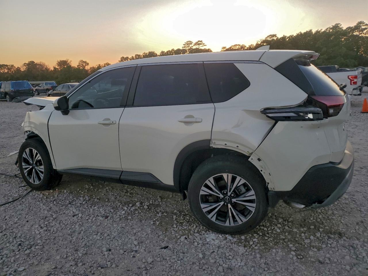 2023 NISSAN ROGUE SV photo 2