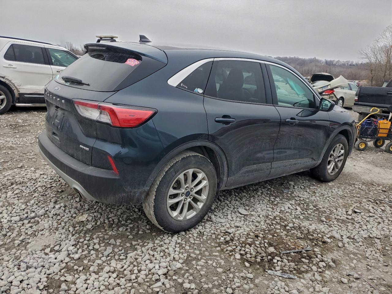 2022 FORD ESCAPE SE photo 3
