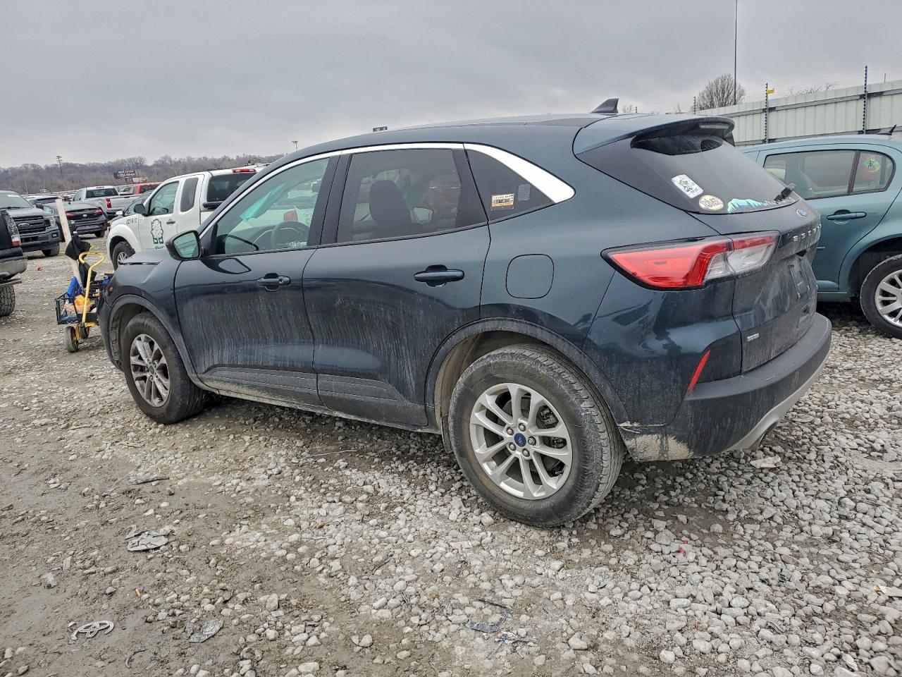 2022 FORD ESCAPE SE photo 2
