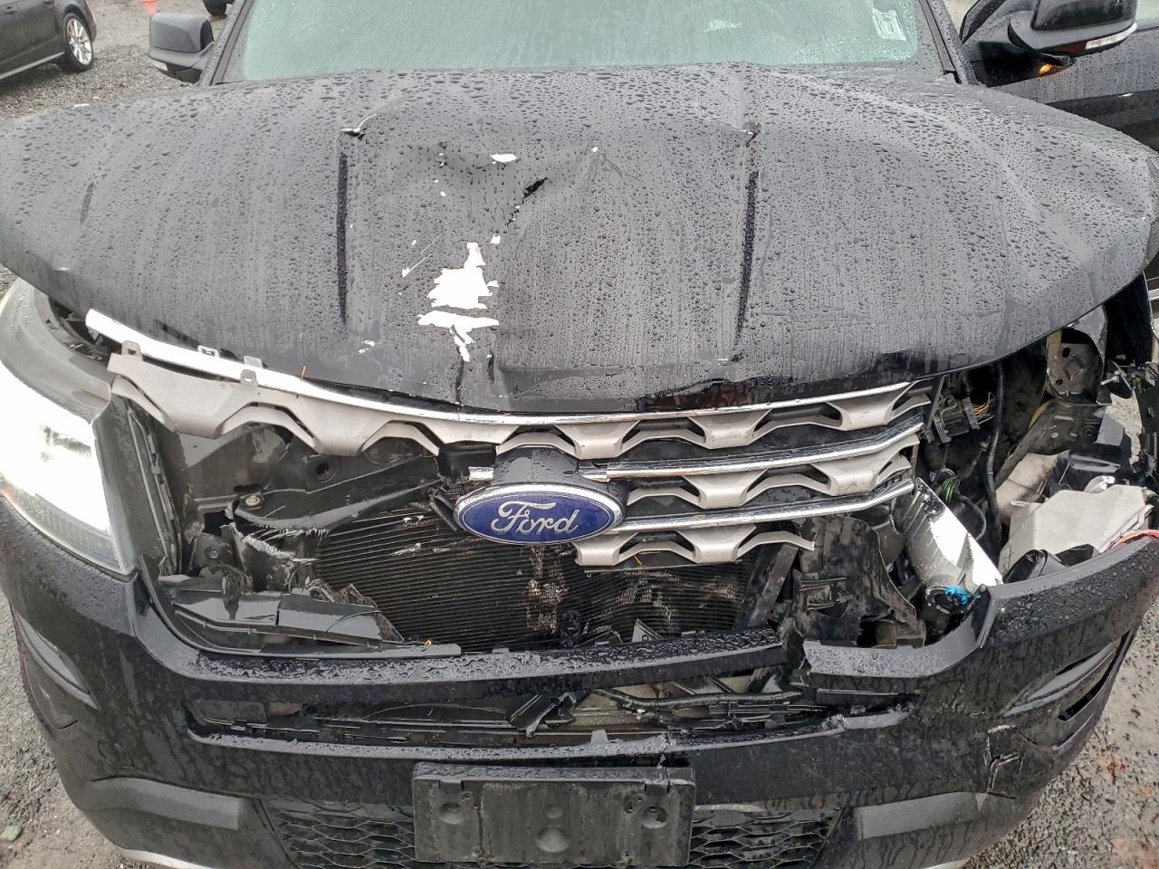 2017 FORD EXPLORER XLT photo 12
