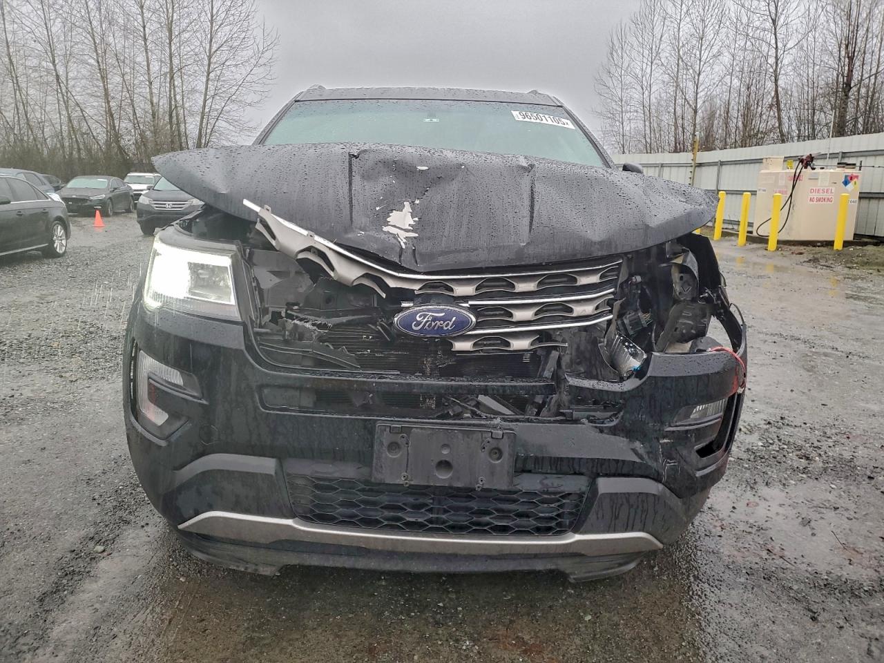 2017 FORD EXPLORER XLT photo 5