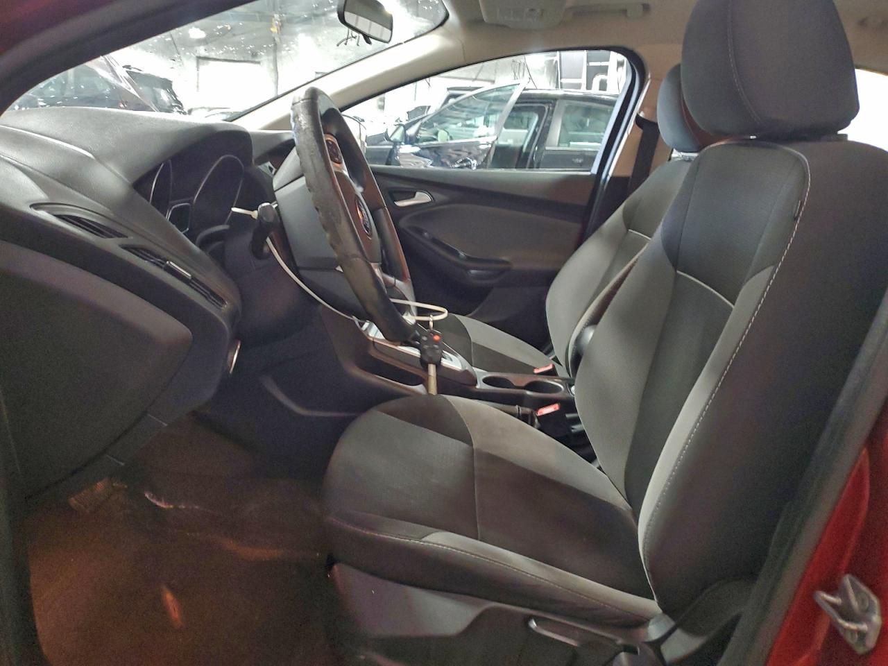 2014 FORD FOCUS SE photo 13