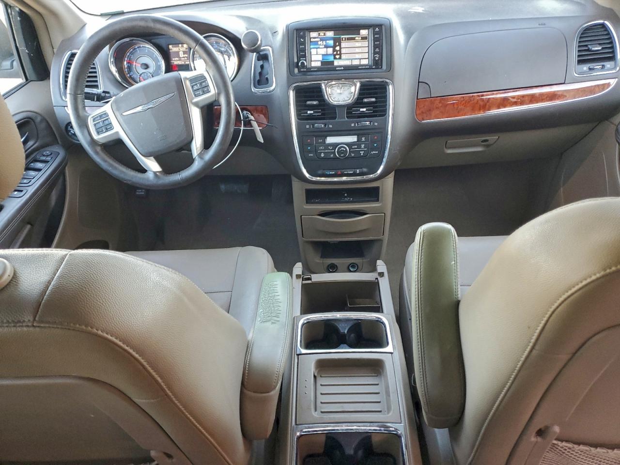 2015 CHRYSLER TOWN & COUNTRY TOURING photo 8