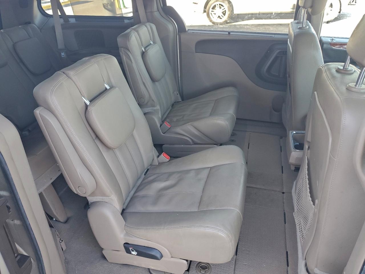 2015 CHRYSLER TOWN & COUNTRY TOURING photo 11