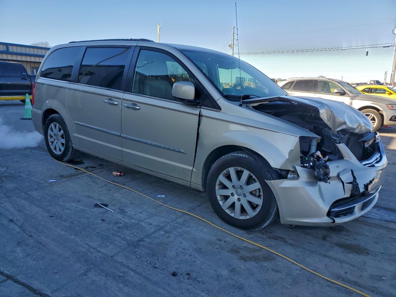 2015 CHRYSLER TOWN & COUNTRY TOURING photo 4
