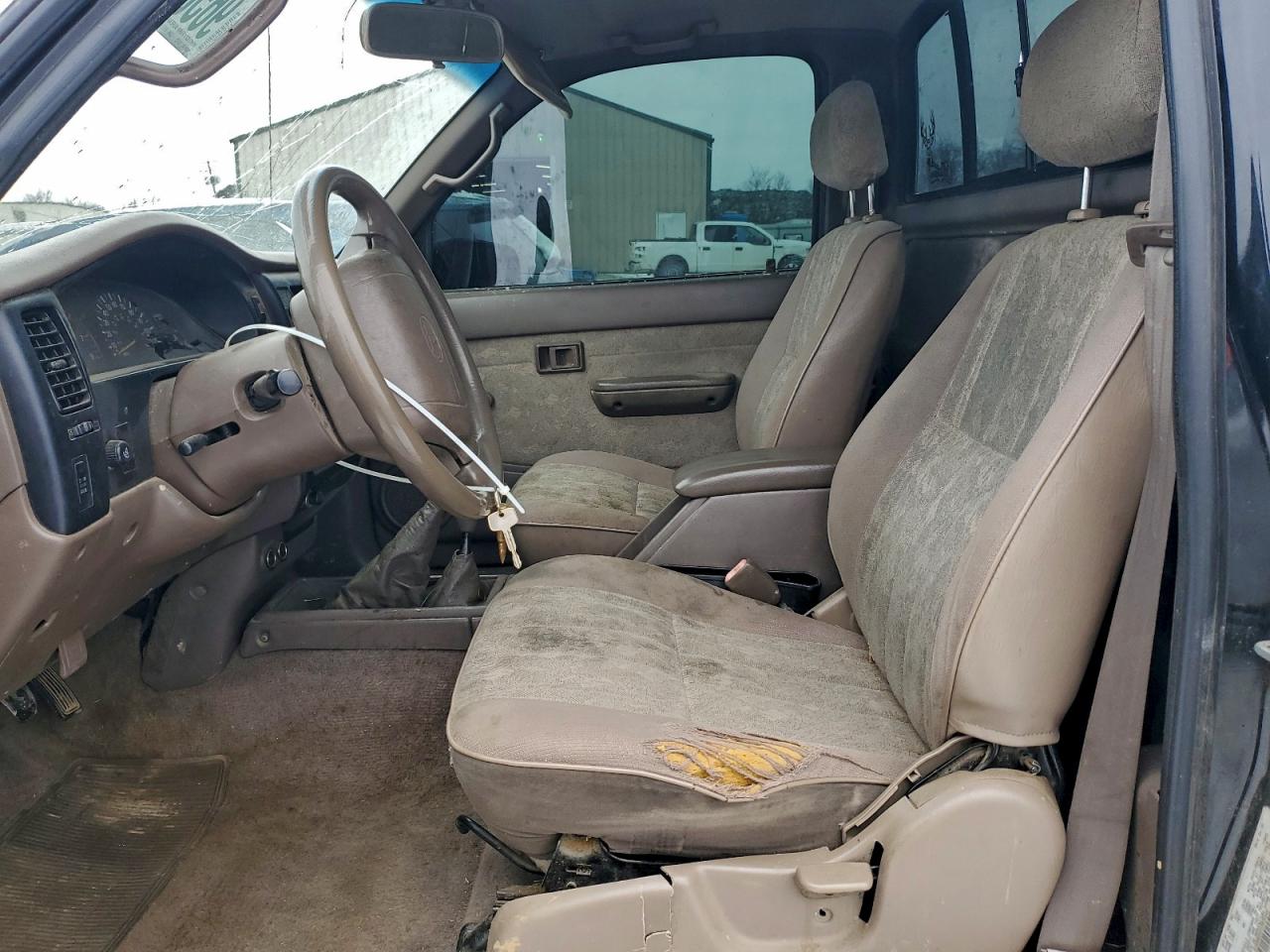 2000 TOYOTA TACOMA photo 7
