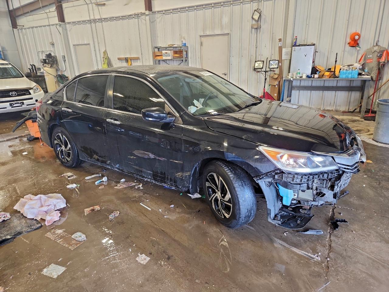 2017 HONDA ACCORD LX photo 4