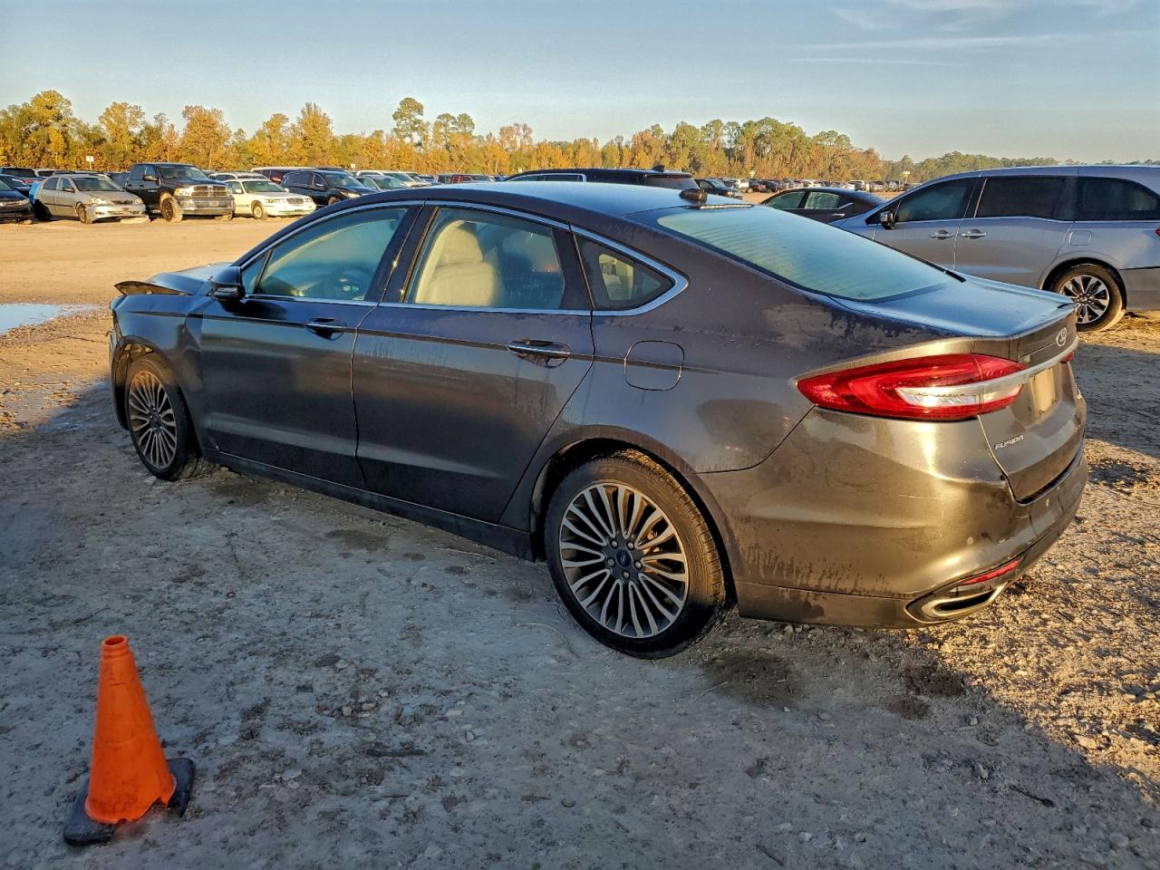 2017 FORD FUSION SE photo 2