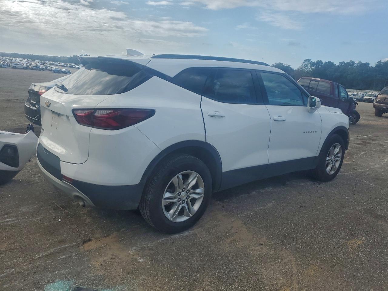 2020 CHEVROLET BLAZER 2LT photo 3