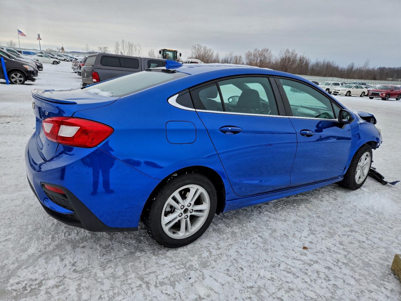 2017 CHEVROLET CRUZE LT photo 3