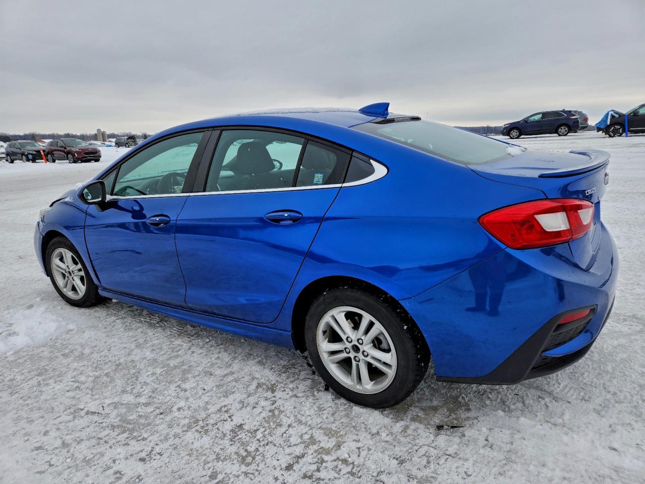 2017 CHEVROLET CRUZE LT photo 2