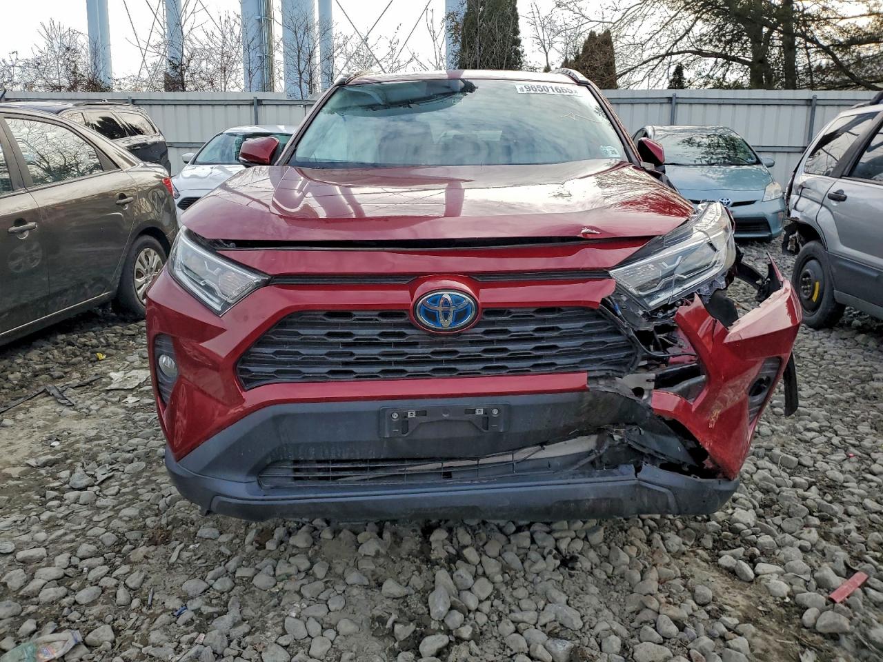 2021 TOYOTA RAV4 XLE photo 5